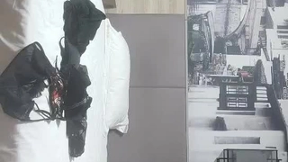 拖鞋家居日韩AV-白皙皮肤呆萌小姐姐！情趣耳朵抓屌吸吮！头套男怼着骚穴猛操，骑乘姿势打桩机，无套内射。