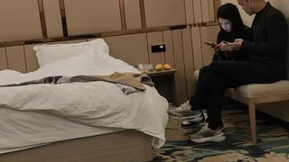 日韩欧美不卡一区二区高清-vavababy 面 試 畢 業 生 被 颻 渴 的 OL約 到 旅 館 脫 下 褲 子 吃 各 種 姿 勢 狂 抽 猛 送 全 部 射 嘴 巴 吞 淨