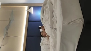 下一篇中文字幕人妻-快餐豪哥1500约炮粉逼艺校兼职妹逼太紧几分钟就把哥搞射了的!