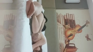 自拍无码精品在线观看-深谷で田植えをする稲作農家の巨乳嫁 観月しおり的的!